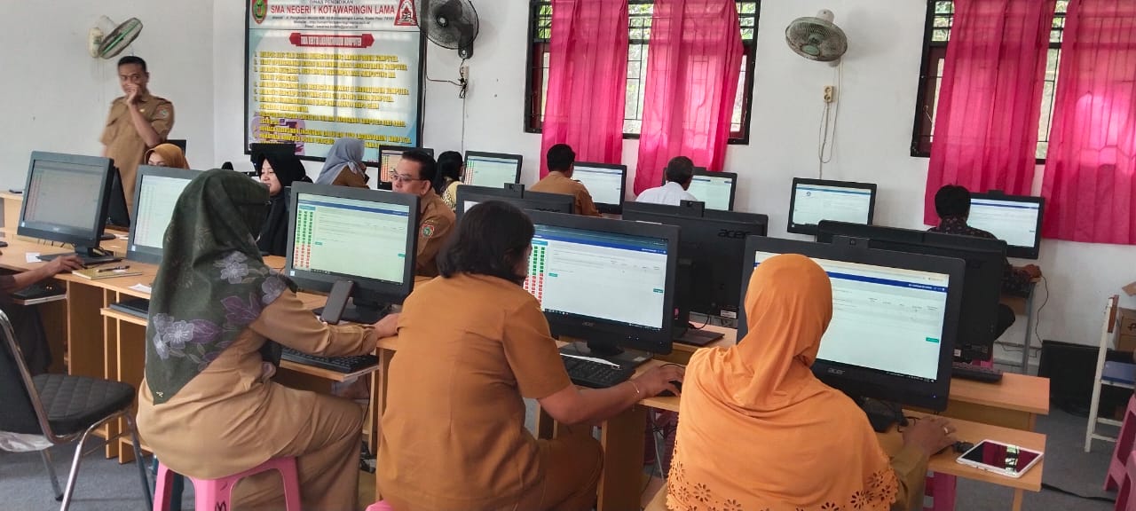 Berita Kegiatan SULINGJAR (Survei lingkungan belajar) oleh guru di SMAN 1 Kotawaringin Lama